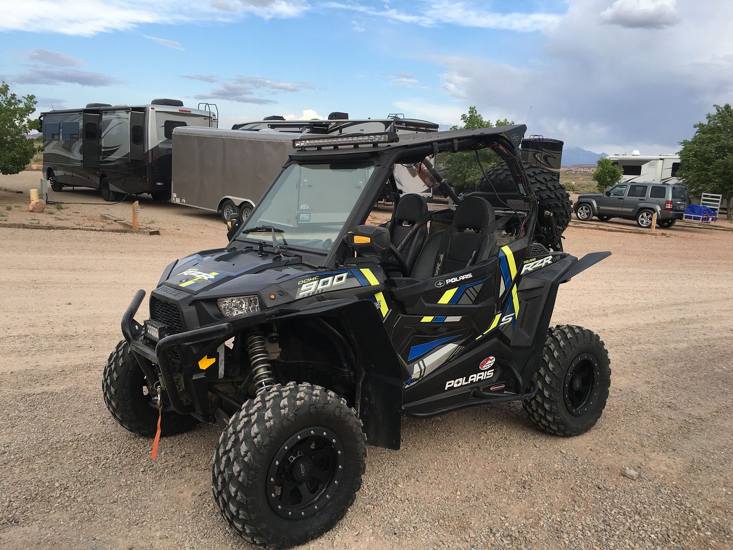 Who has Retractable Harnesses? Polaris RZR Forum RZR